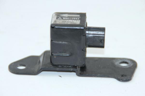Airbag Sensor vorn links MR522942 Mitsubishi PAJERO SPORT K90