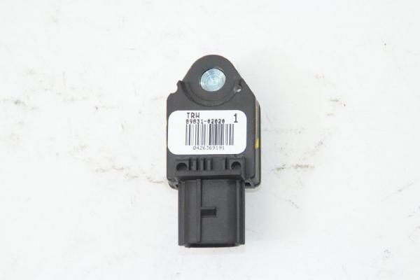 Airbag Sensor links 8983102020 Toyota COROLLA 9 Combi E12