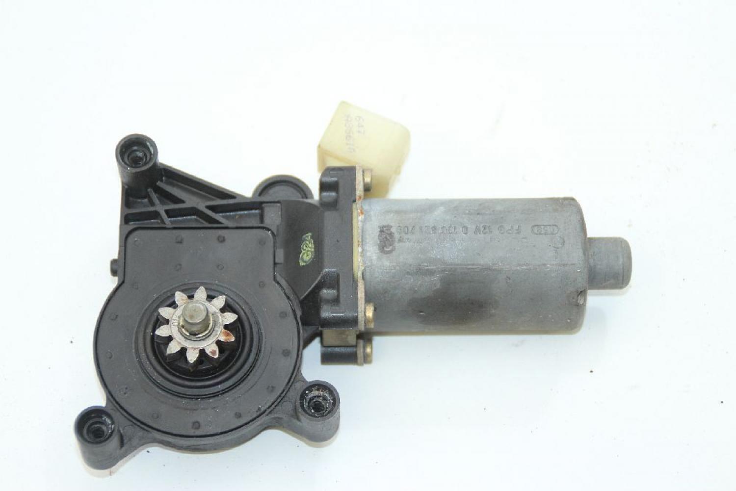Fensterheber-Motor vorn rechts 0130821709 Mercedes C-KLASSE S202