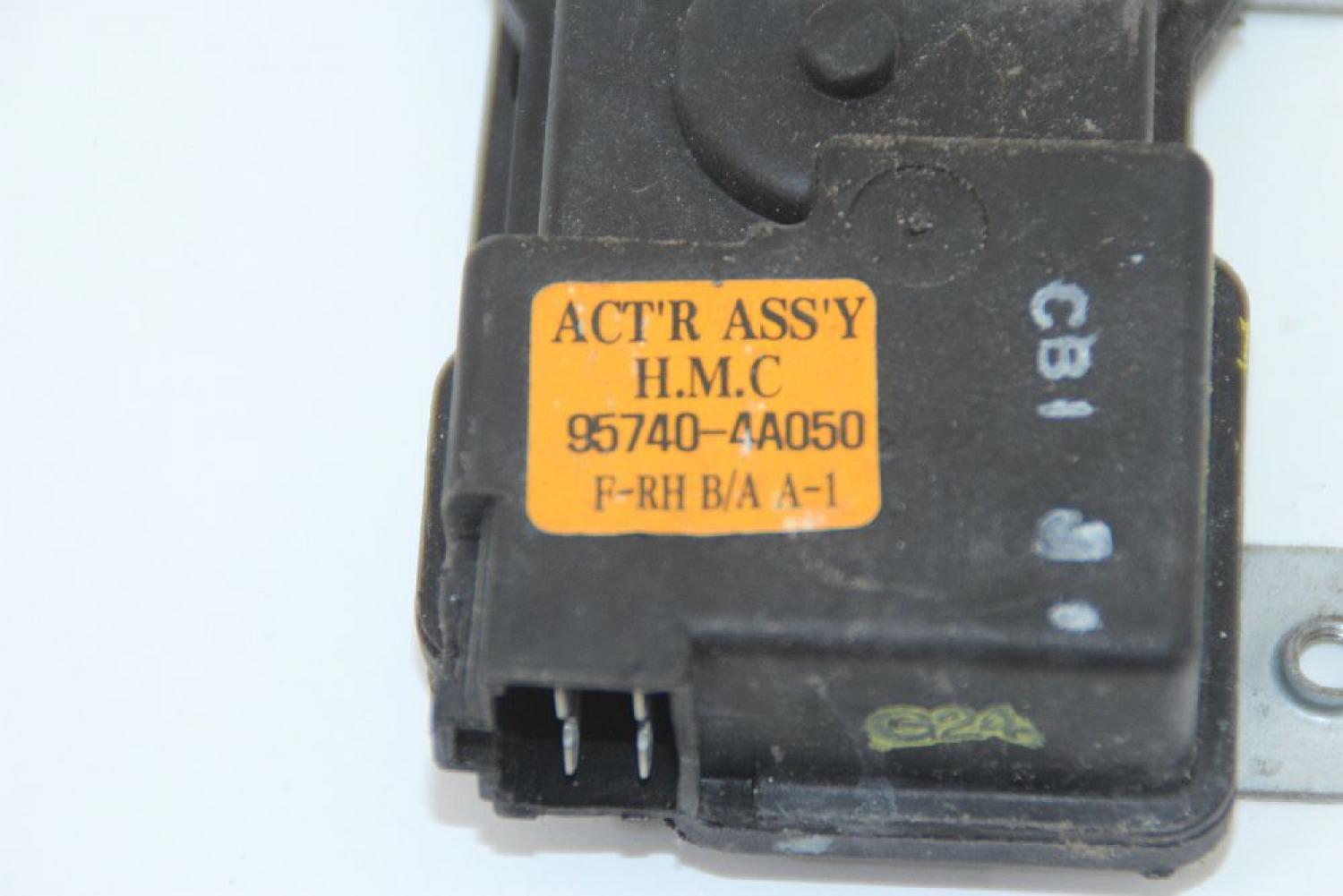 Stellmotor ZV vorn rechts 957404A050 Hyundai H1 KASTEN