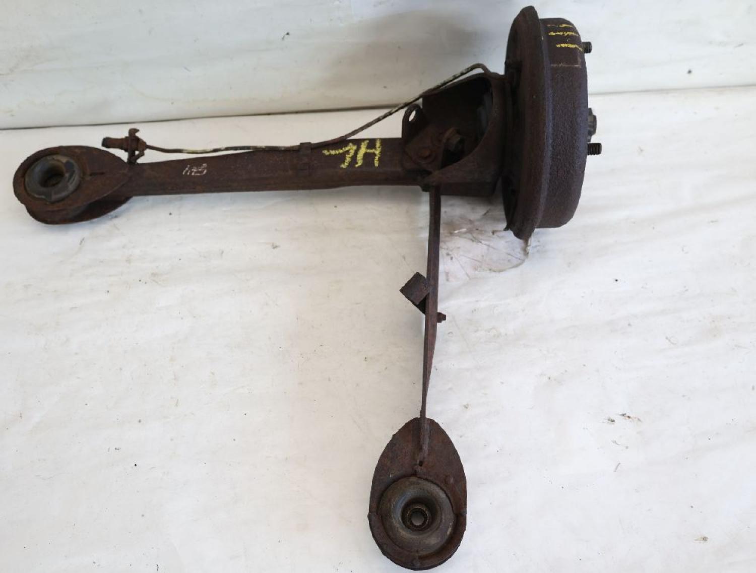 Achsschenkel hinten links Trabant P601