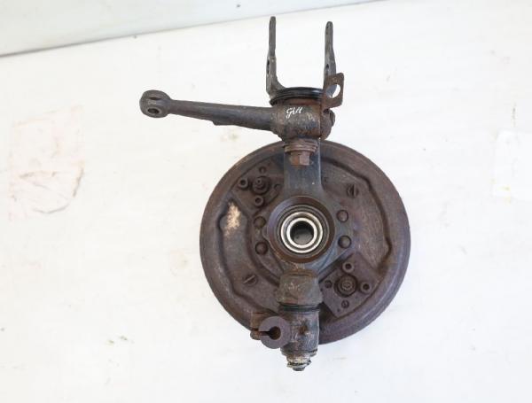Achsschenkel vorn links Trabant P601