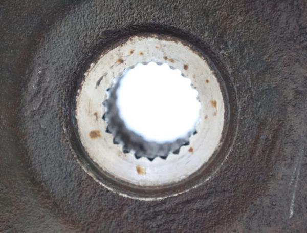Achsschenkel vorn links Trabant P601