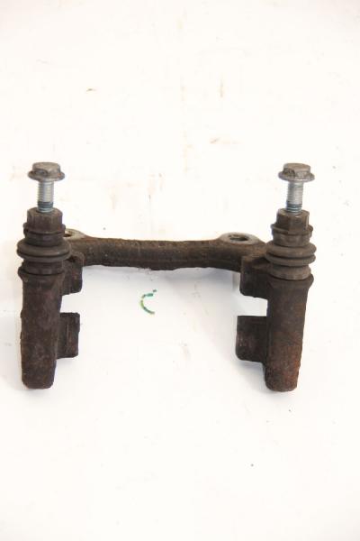 Bremssattelträger hinten rechts 8E0615425 VW PASSAT Variant 3B