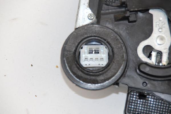 Türschloß hinten rechts 8231065J15 Suzuki GRAND VITARA 2