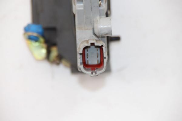 Türschloß hinten rechts 825528H710 Nissan X-TRAIL 1