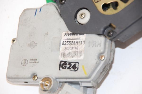 Türschloß hinten rechts 825528H710 Nissan X-TRAIL 1