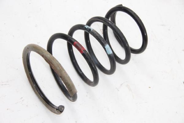 Feder hinten rechts 550208H762 Nissan X-TRAIL 1