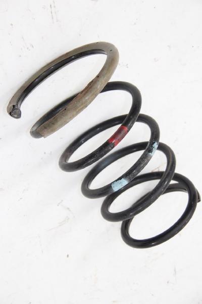 Feder hinten links 550208H762 Nissan X-TRAIL 1