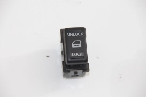Schalter sonstige 6810B Nissan NAVARA D40
