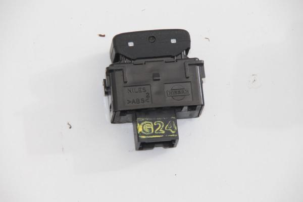 Schalter sonstige 6810B Nissan NAVARA D40