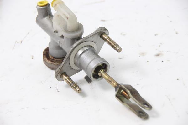 Kupplung - Geberzylinder 306105M067 Nissan X-TRAIL 1