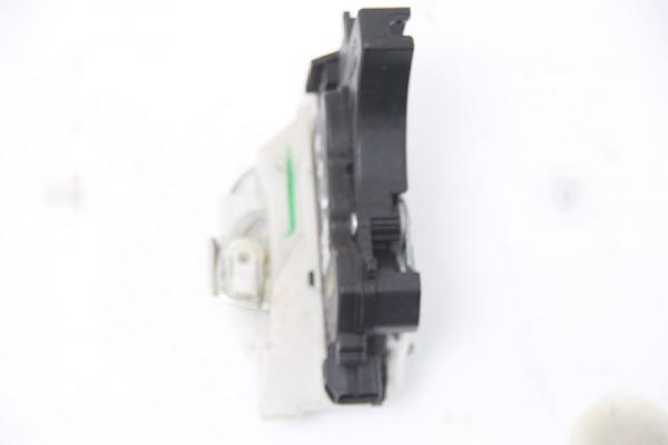 Türschloß hinten rechts 5745A094 Mitsubishi L 200 4 KB4T