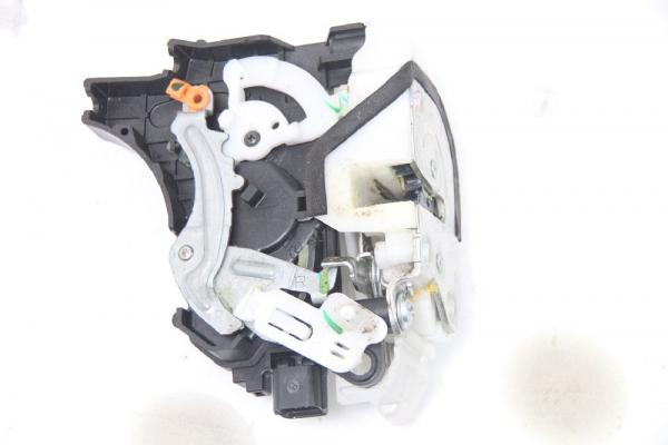 Türschloß hinten rechts 5745A094 Mitsubishi L 200 4 KB4T