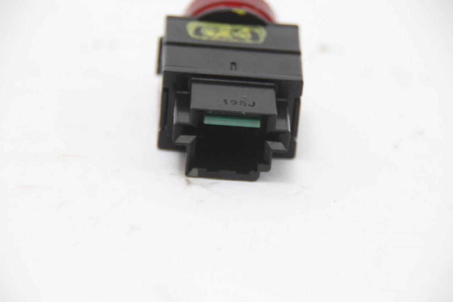 Schalter Warnblink MN123974 Mitsubishi L 200 4 KB4T