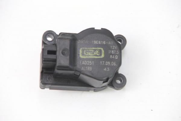 Stellmotor Heizung 3M5H19E616AB Ford FOCUS 2 DA