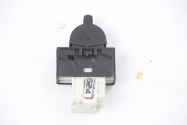 Gurtstraffer vorn rechts Opel CORSA B 90444507 09-1999 gebraucht 2