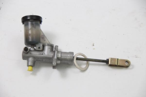 Kupplung - Geberzylinder 306102S40A Nissan PICK UP D22