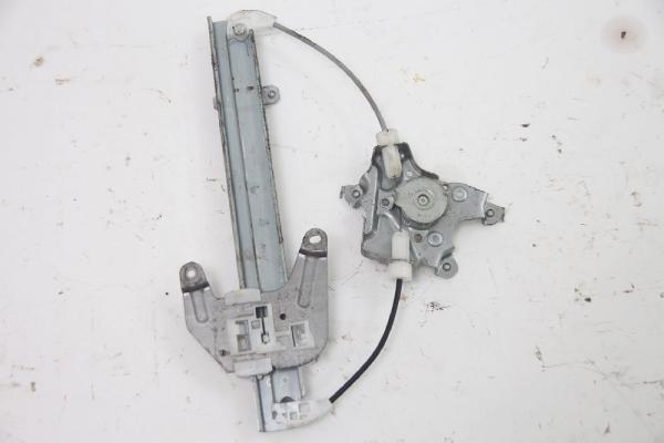 Antennenweiche Mercedes A-KLASSE 160 1698200475 12-2008 gebraucht 3