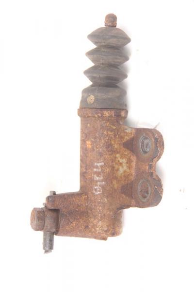Kupplung - Nehmerzylinder MR980832 Mitsubishi L 200 4 KB4T