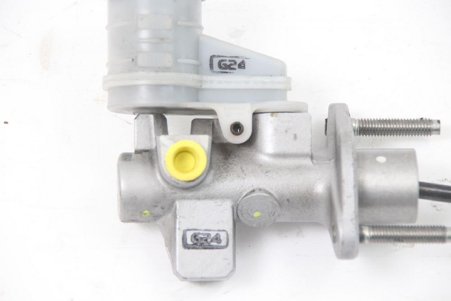 Kupplung - Geberzylinder 2345A015 Mitsubishi L 200 4 KB4T
