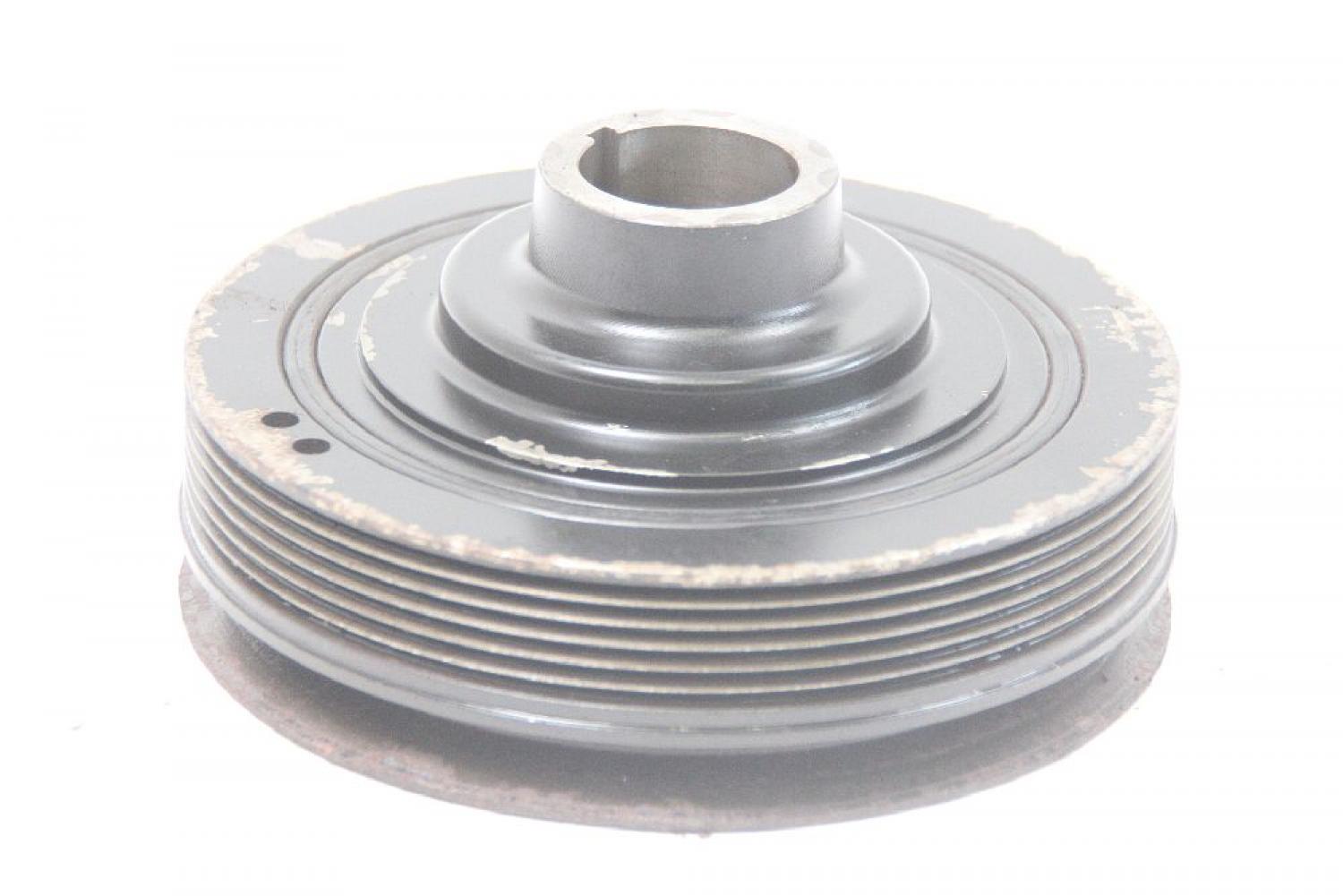 Riemenscheibe 1104A013 Mitsubishi L 200 4 KB4T