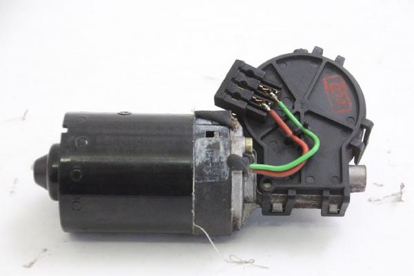 Scheibenwischermotor vorn 0390241151 VW GOLF 4