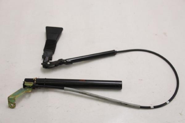 Gurtstraffer vorn rechts 90444507 Opel CORSA B