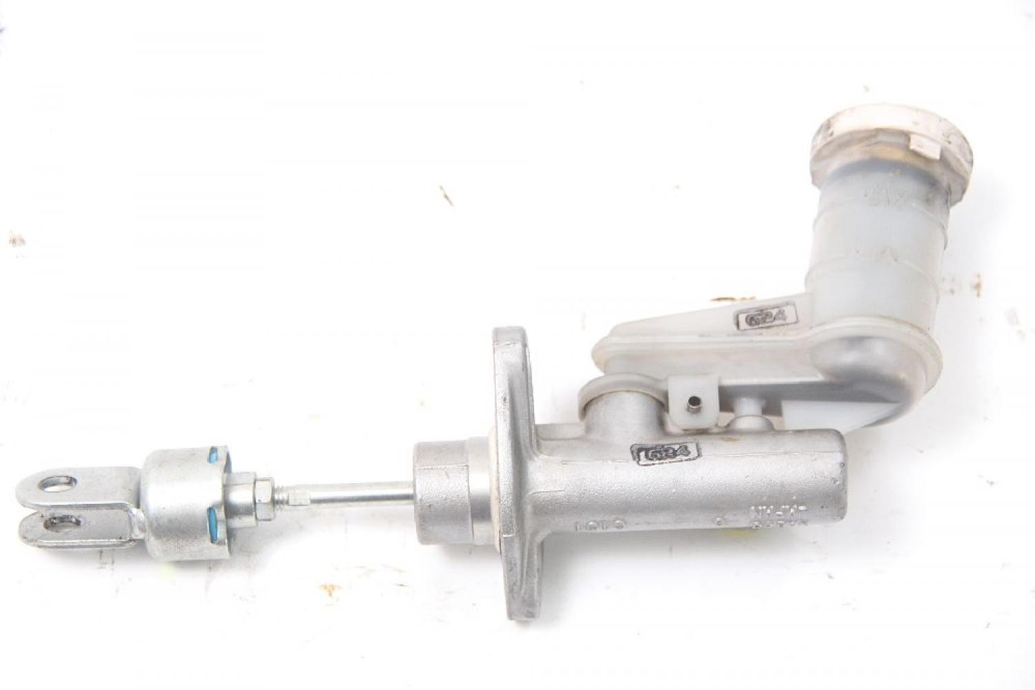Kupplung - Geberzylinder MR374858 Mitsubishi PAJERO 4 V98