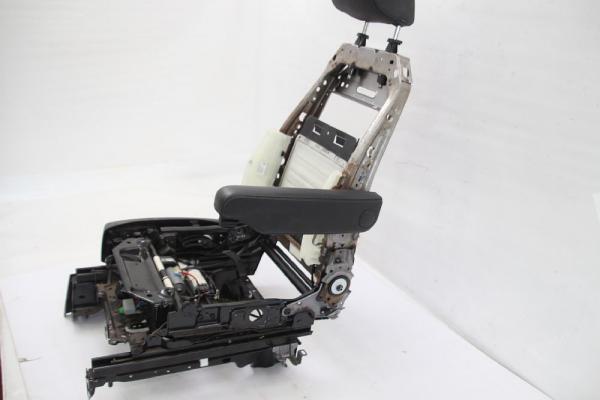 Sitz vorn rechts LR013358 Land Rover DISCOVERY 4 LA