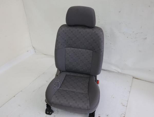 Sitz vorn rechts 87000VK210 Nissan PICK UP D22