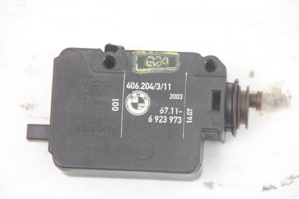 Stellmotor ZV Tankklappe 67116923973 BMW 3er Touring E46