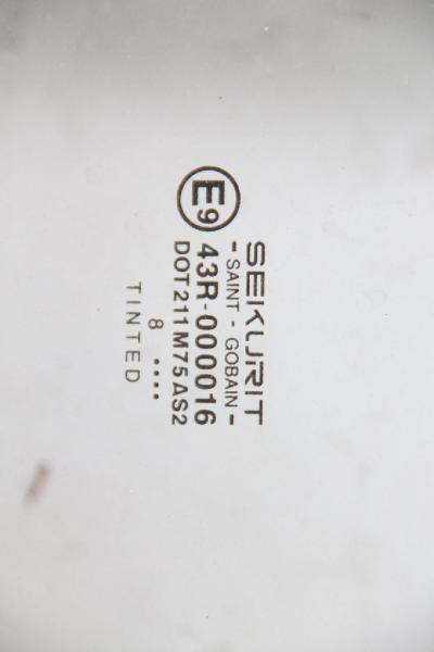 Scheibe sonstige 833011F200 Nissan TERRANO 2 R20