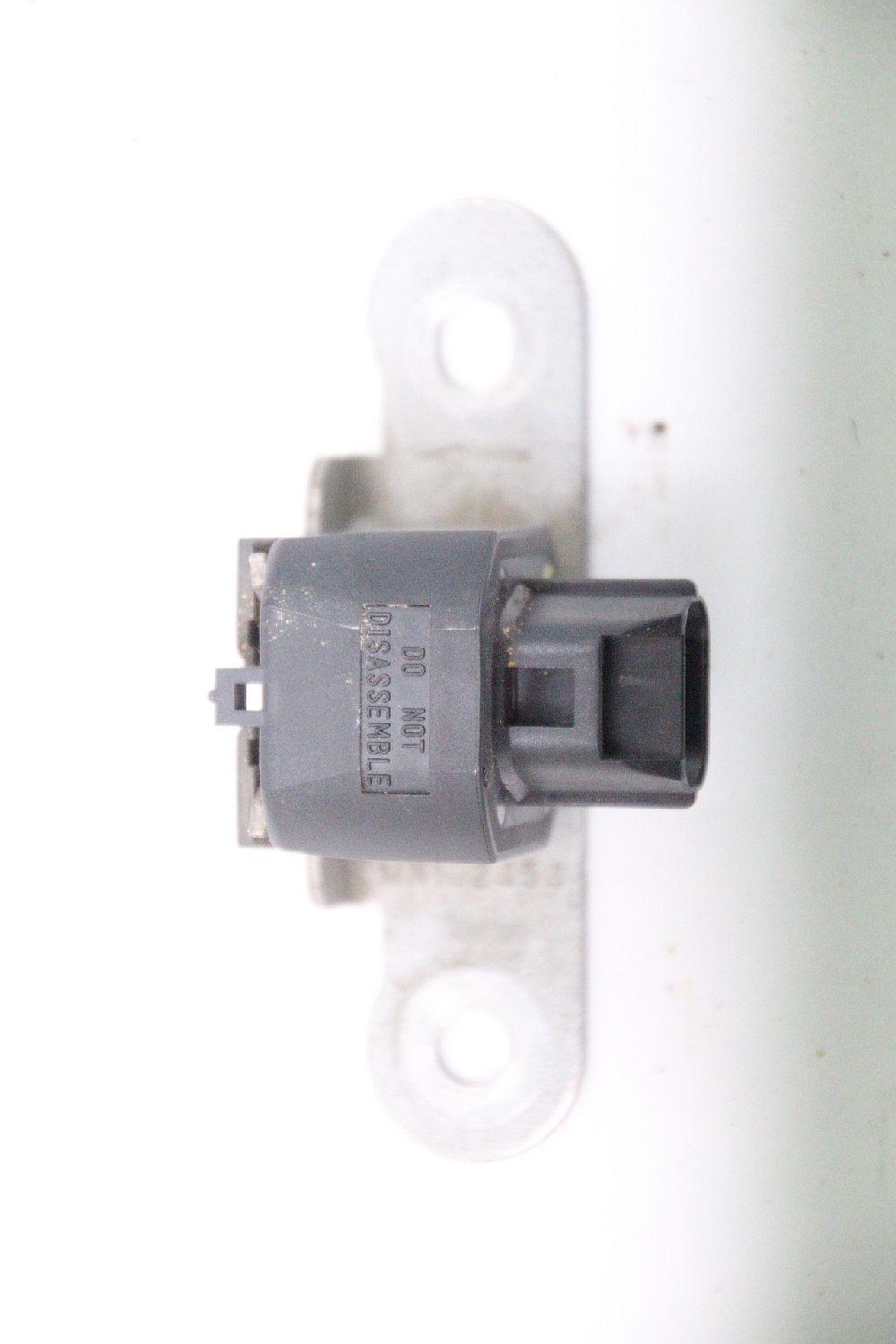 Sensor Querbeschleunigung MN102454 Mitsubishi L 200 4 KB4T