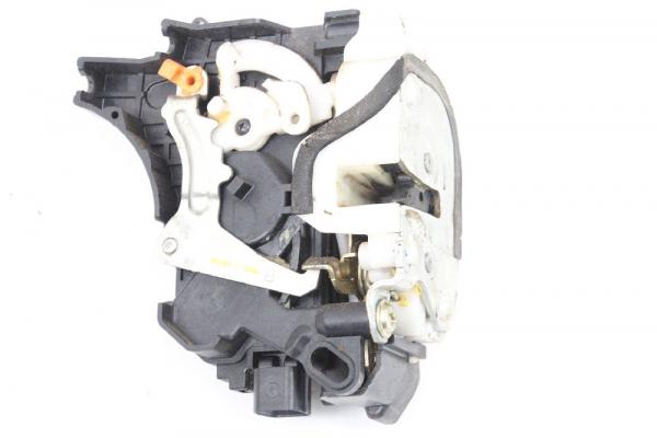 Türschloß vorn rechts 5715A186 Mitsubishi L 200 4 KB4T