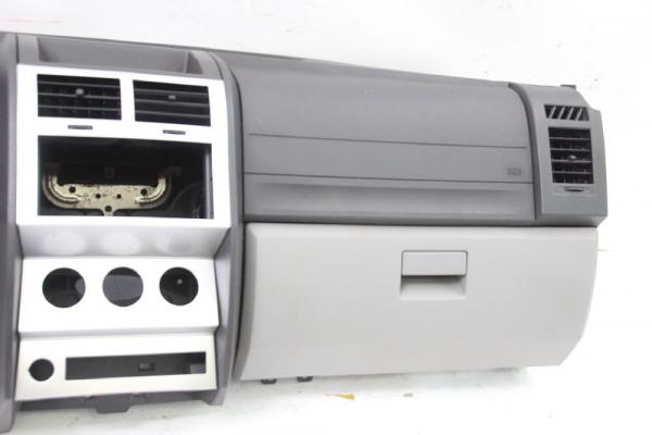 Armaturenbrett 1GH551DVAC Dodge NITRO