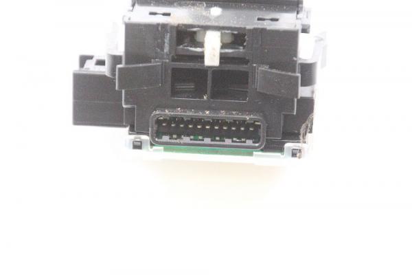 Achsschenkel hinten links Audi A3 Sportback 8P 2.0 103 KW 140 PS ABS Diesel gebraucht 1