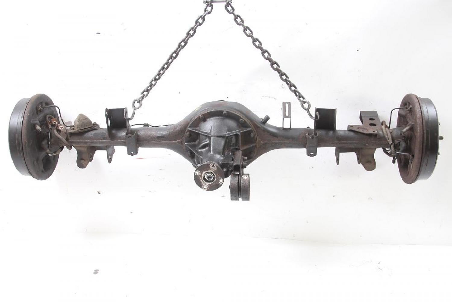 Achse hinten 521004A080 Hyundai H1 STAREX