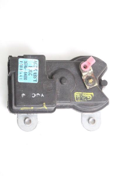 Stellmotor ZV vorn rechts 957404A000 Hyundai H1 STAREX