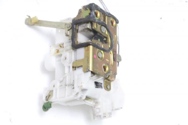 Achsschenkel vorn rechts Mazda 626 GE SH GA5R33020 GA5R33060 1,8 77 KW 105 PS gebraucht 2
