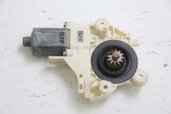 Fensterheber-Motor vorn rechts 0130822216 Ford FOCUS 2 Turnier