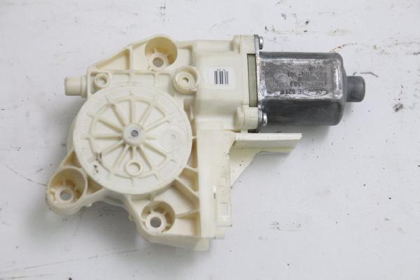 Fensterheber-Motor vorn rechts 0130822216 Ford FOCUS 2 Turnier