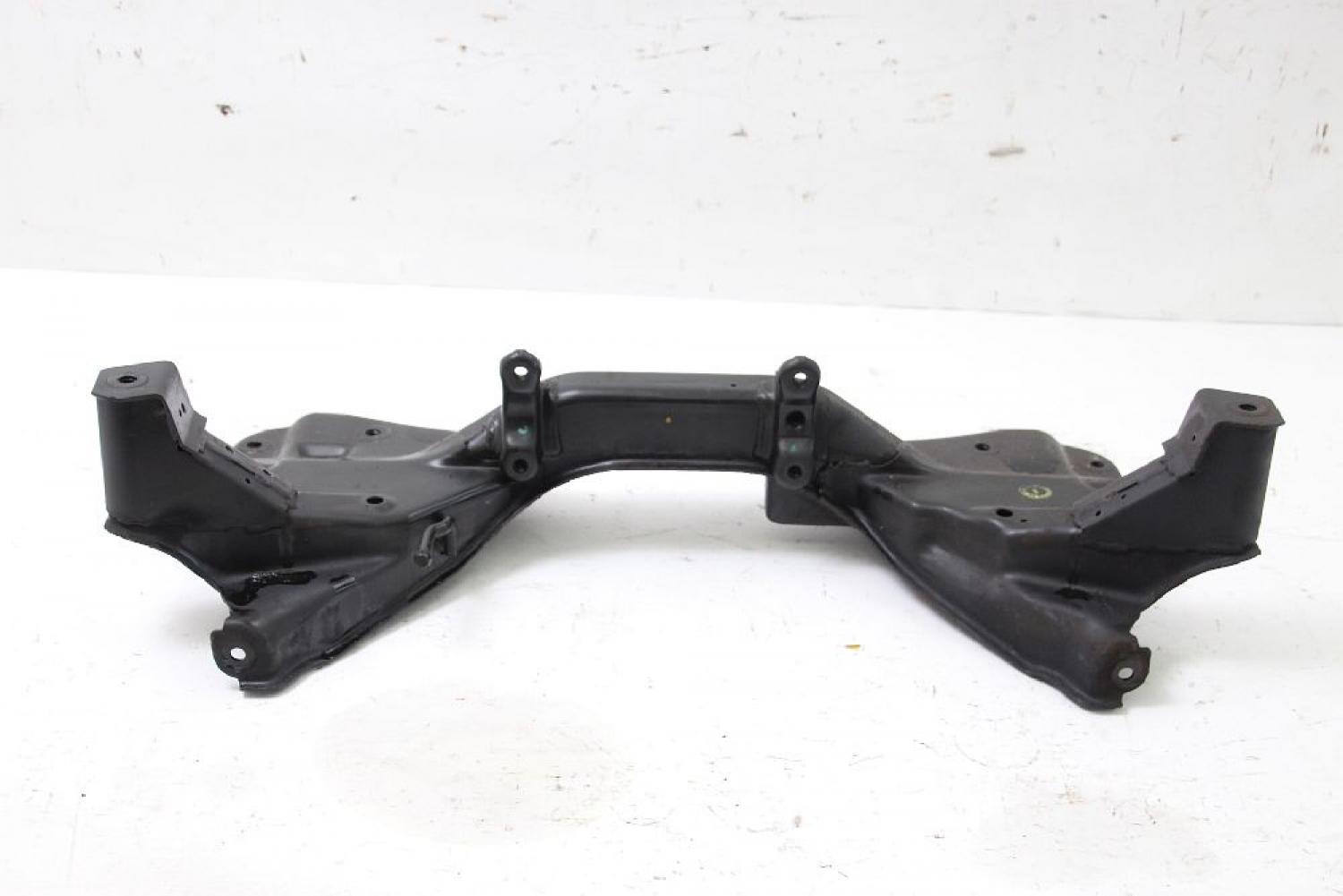 Achsträger vorn MR333323 Mitsubishi CARISMA 2 DA