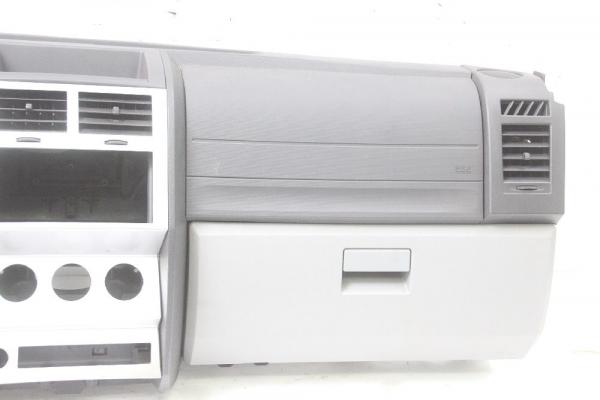 Armaturenbrett 1GH551DVAC Dodge NITRO