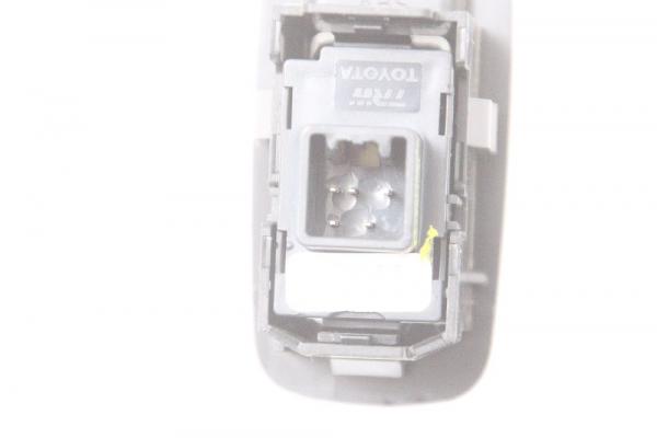 Schalter Fensterheber hinten links 8481002040 Toyota COROLLA 9 E12