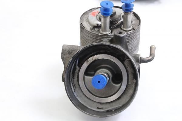 Ölfiltergehäuse 15238EB300 Nissan NAVARA D40