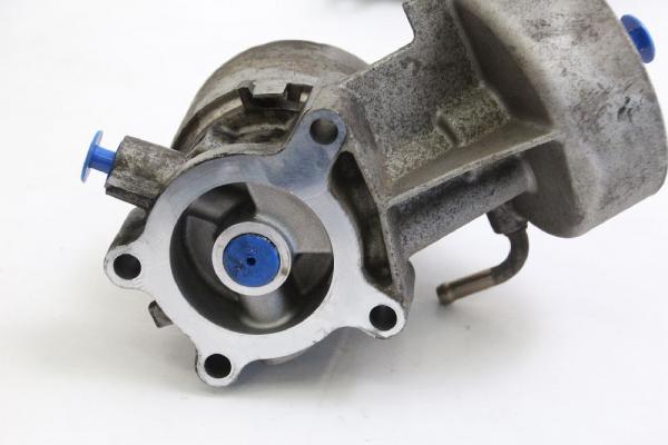 Ölfiltergehäuse 15238EB300 Nissan NAVARA D40