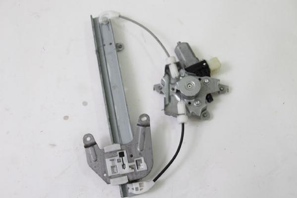 Stellmotor Heckklappe BMW 3er E46 8372240 12-2000 gebraucht 1