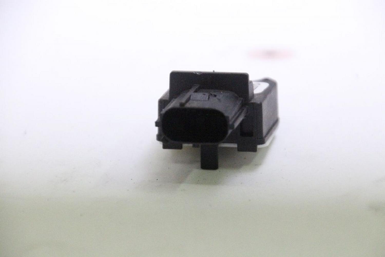 Airbag Sensor hinten links 8983105030 Toyota AVENSIS 3 T27