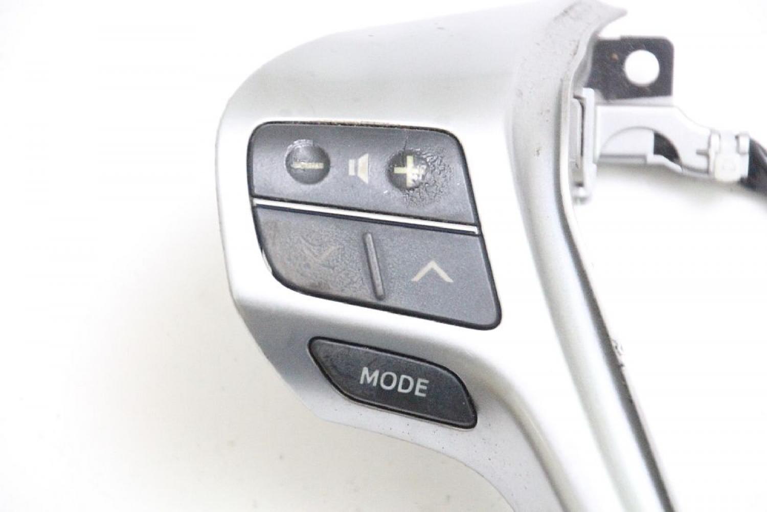 Schalter Lenkrad 4510005750A Toyota AVENSIS 3 T27